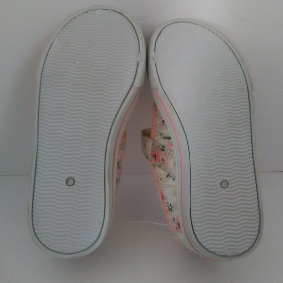 Carter's Girls Slip On/Off Shoe Color Tan/Peach Floral Pattern Big Size … - Picture 3 of 8